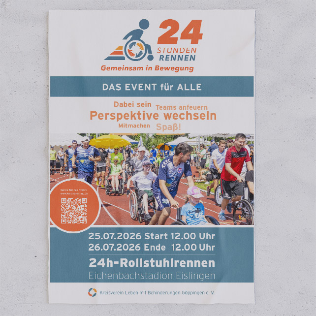 Veranstaltungsplakat für das 24h-Rollstuhlrennen 2026 im Eichenbachstadion Eislingen. Inklusives Sportevent mit Teilnehmenden in Rollstühlen und Begleitpersonen auf einer Laufbahn sowie Informationen zu Termin, QR-Code und Anmeldung.
